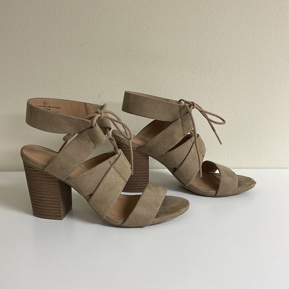 Merona Tan Lace Up Chunky Heel Sandals, Size 6.5 - Picture 2 of 7